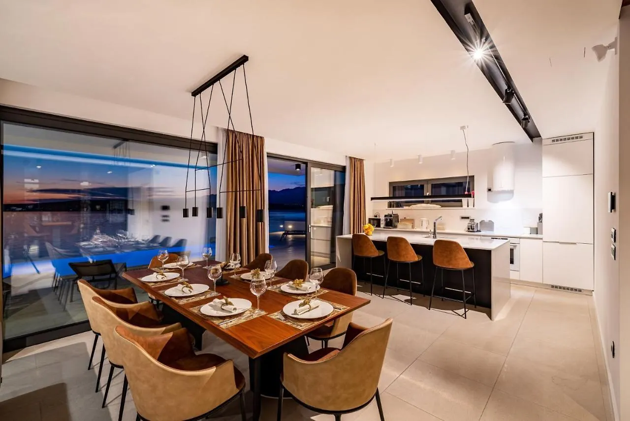 Luxury Villa Novita With Pool Novigrad   Novigrad (Dalmatia)