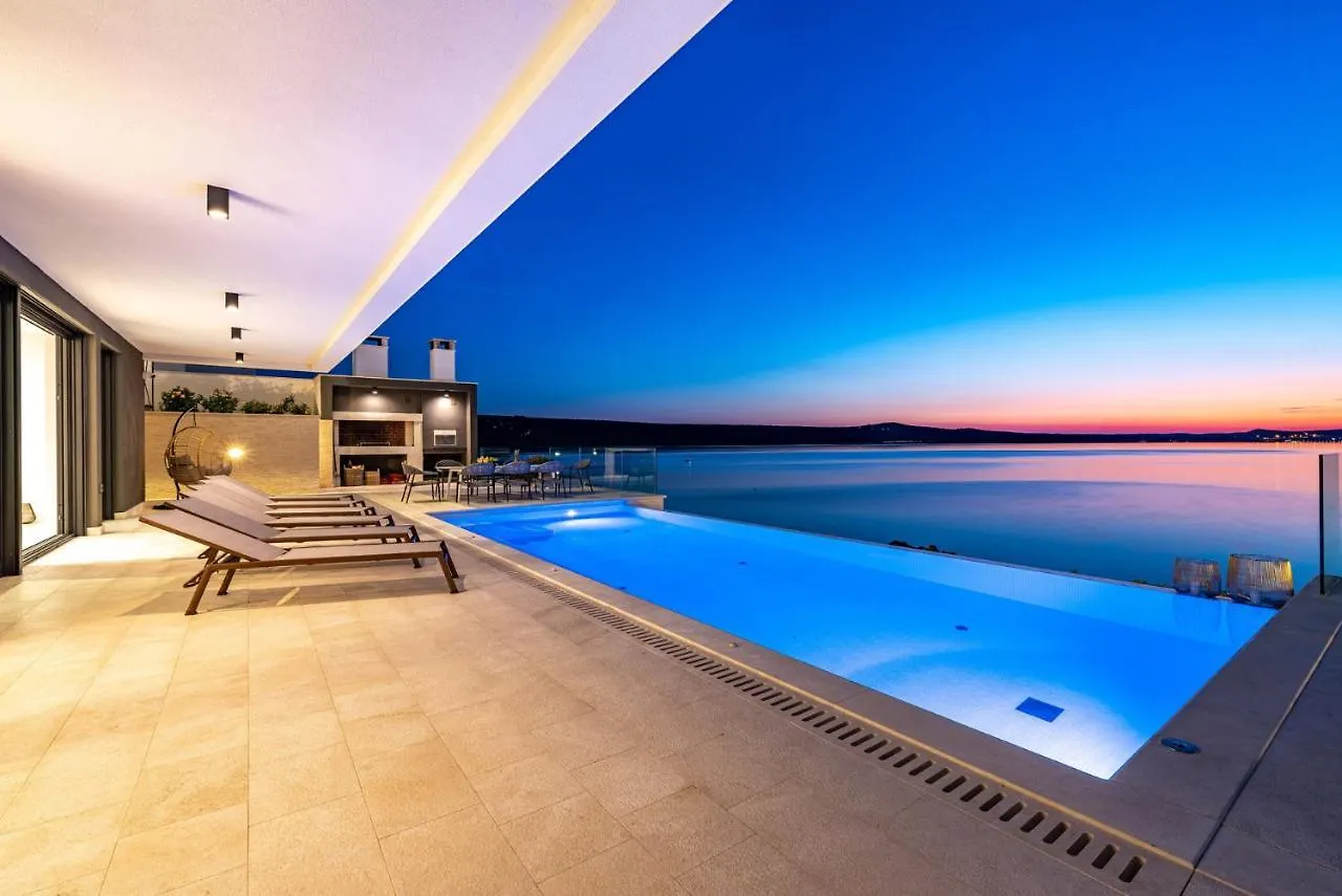 Luxury Villa Novita With Pool Novigrad  Novigrad (Dalmatia)
