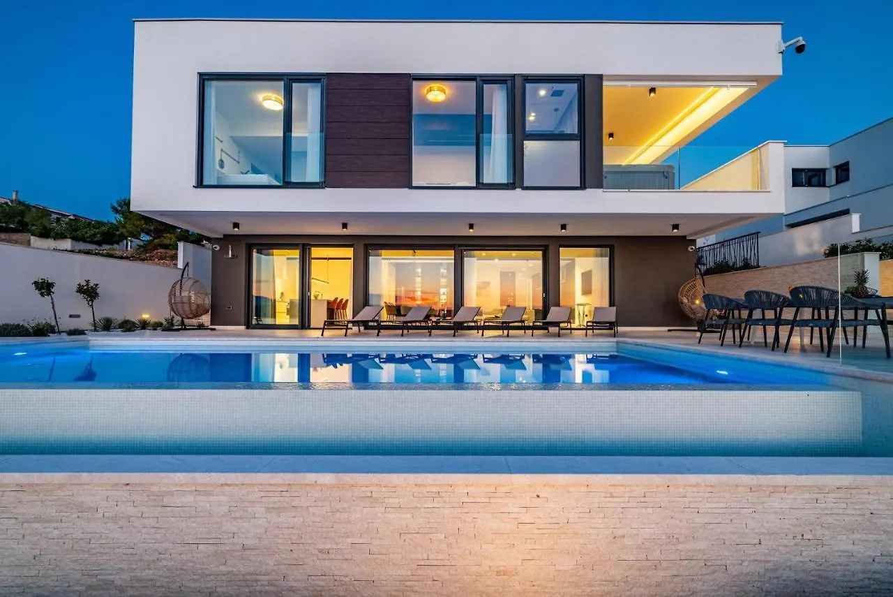 Luxury Villa Novita With Pool Novigrad  Croatia