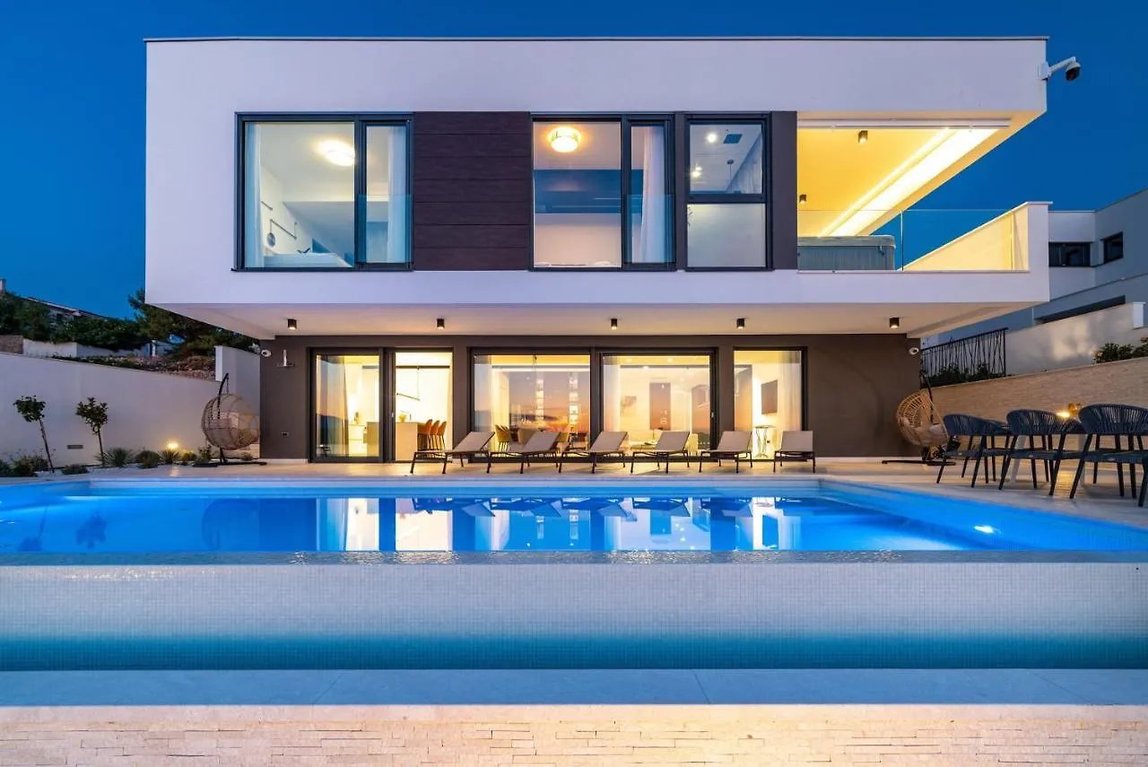 Luxury Villa Novita With Pool Novigrad  Croatia